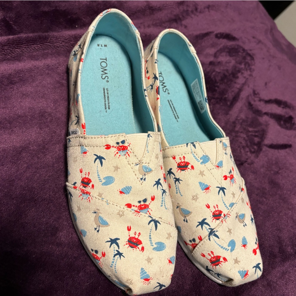 Beach print Tom’s!